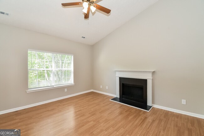 Building Photo - 4107 Robin Cir