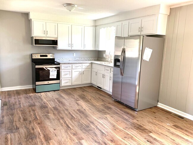 Foto del edificio - 512 Kellia Dr