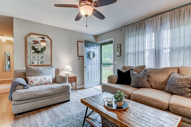 Foto del edificio - 520 E Mulberry St