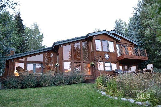Building Photo - 4 Huckleberry Ln