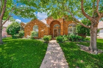 Building Photo - 313 Bricknell Dr