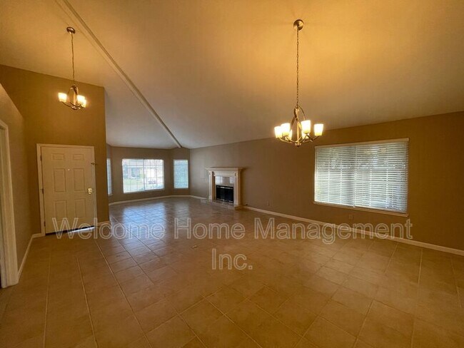 Building Photo - 4310 Canyon Crest Rd W