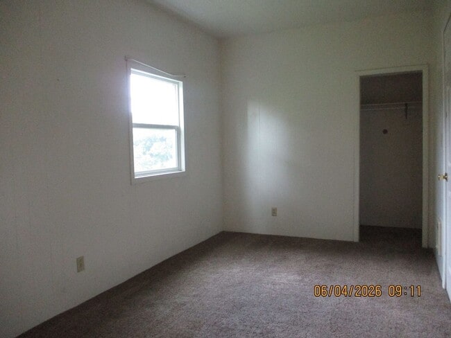 Building Photo - 804 W Marcy Ave