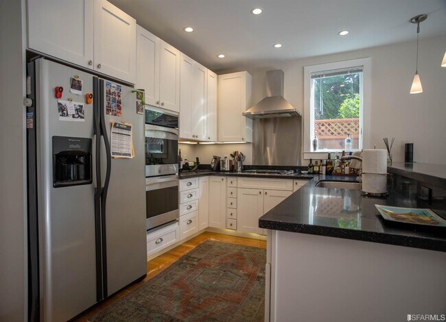 Foto del edificio - 1263 Bay St