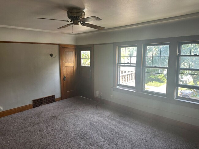 Foto del edificio - 2945-2947 N 58th St. (Duplex)