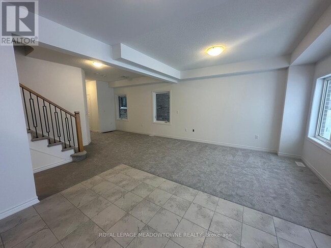 Building Photo - 308 Russell St