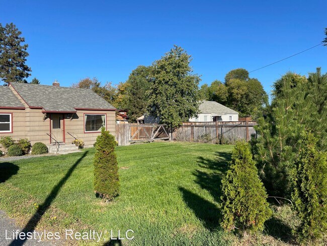 Building Photo - 2 br, 1 bath House - 135 NW Canal Blvd.