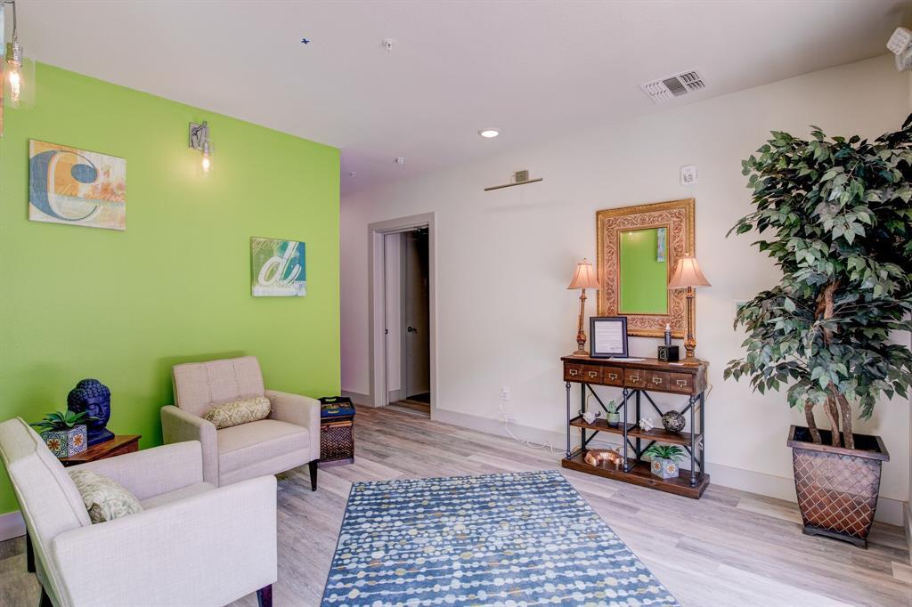 Primary Photo - 2712 Wingate St