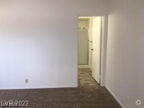 Building Photo - 356 E Desert Inn Rd