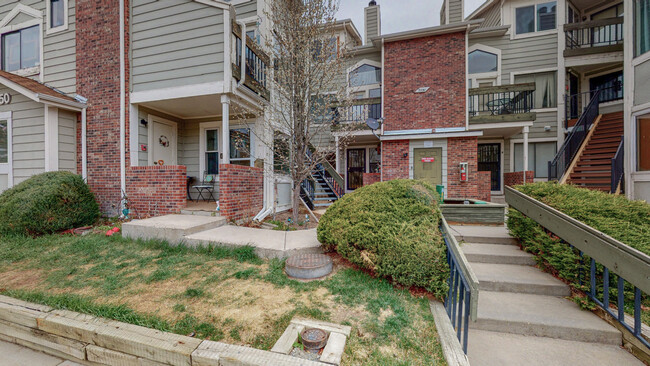 Building Photo - 5550 W 80th Pl