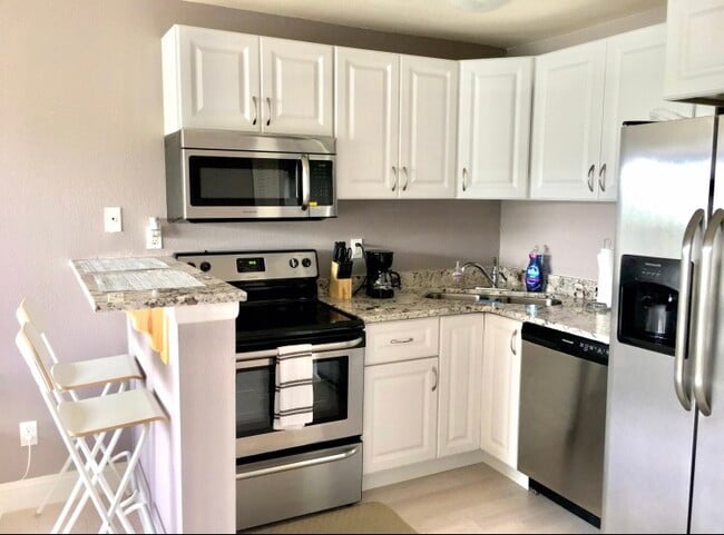Kitchen - 4768 Walden Cir