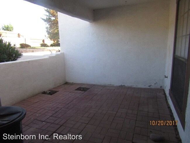 Foto del edificio - 3140 Hillrise Dr