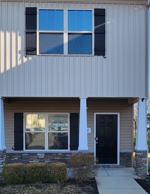 Building Photo - 826 Lower Park Pl