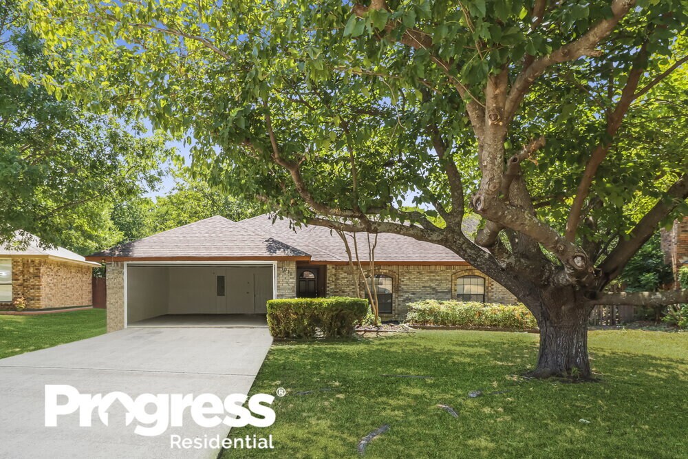 1011 Brookside Dr, Cedar Hill, TX 75104 House for Rent in Cedar Hill