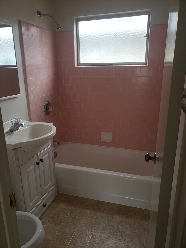 Bathroom - 519 Center St