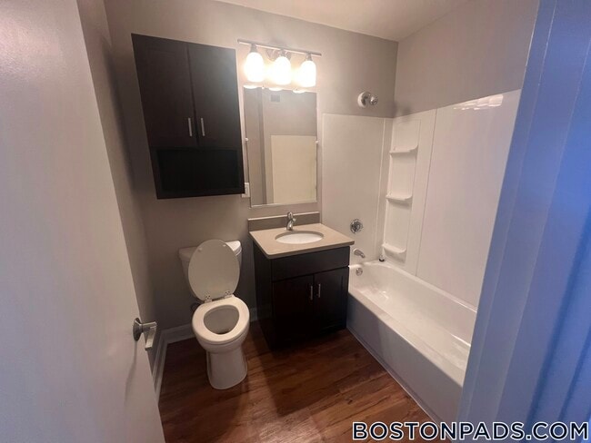 Building Photo - 9 Bronsdon St