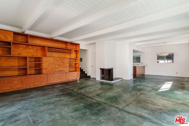 Building Photo - 2042 Sanborn Ave