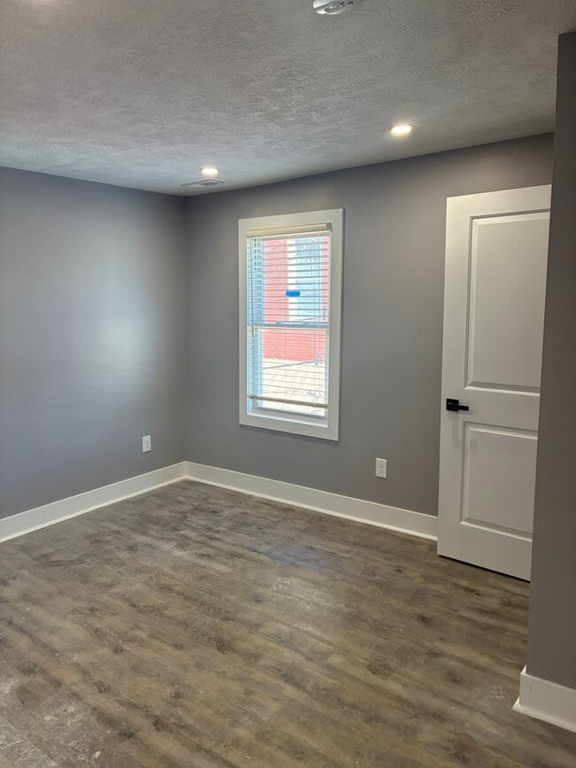 Photo - 352-354 Ermine Way Apartment