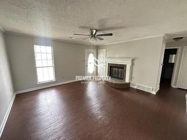 Foto del edificio - 4585 Berrypick Ln
