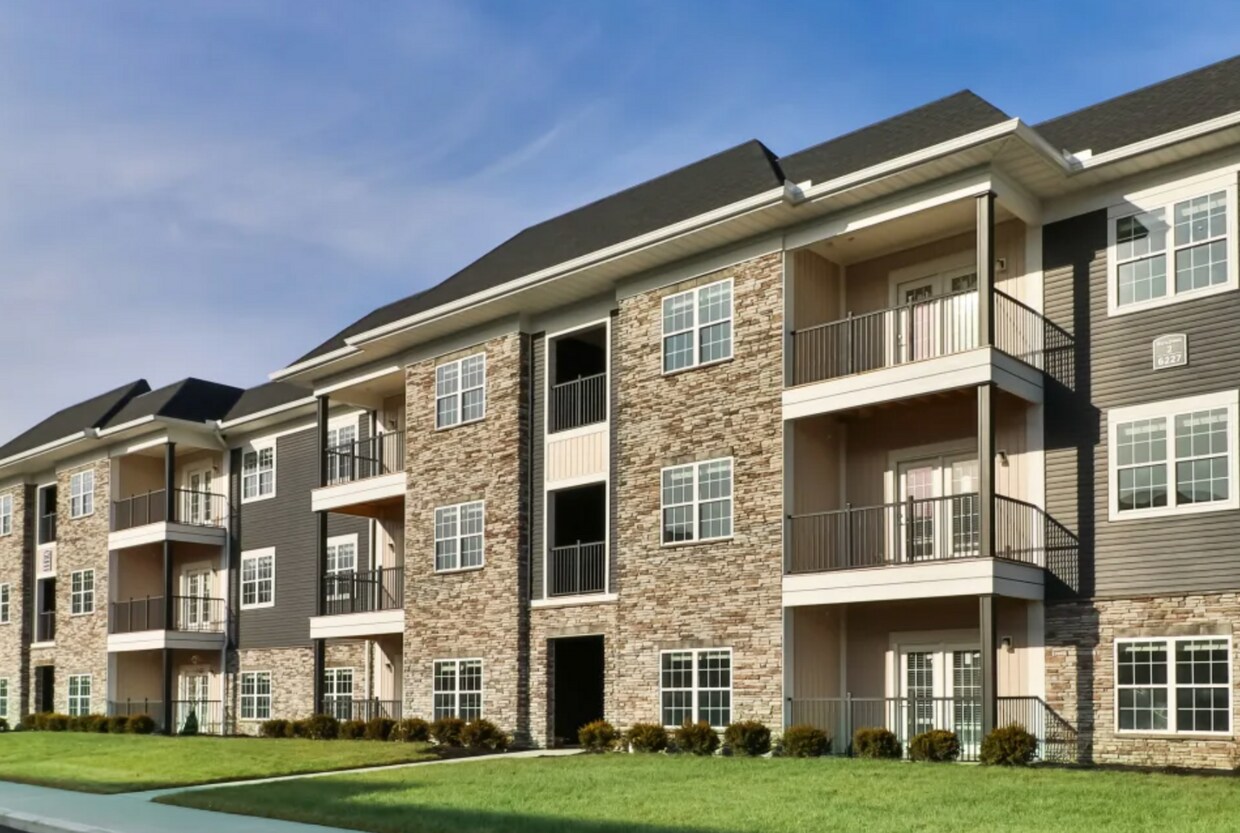 Foto del edificio - 5761 Fenimore Trail Dr W