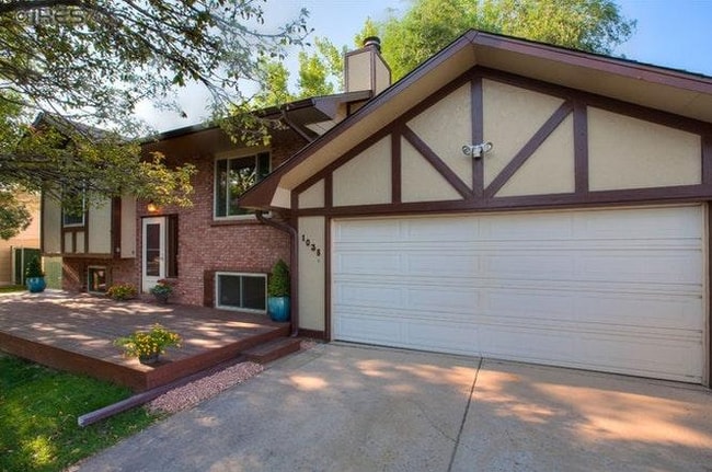 Building Photo - 1038 Boltz Dr
