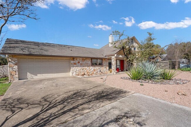 Building Photo - 1106 San Augustine Dr