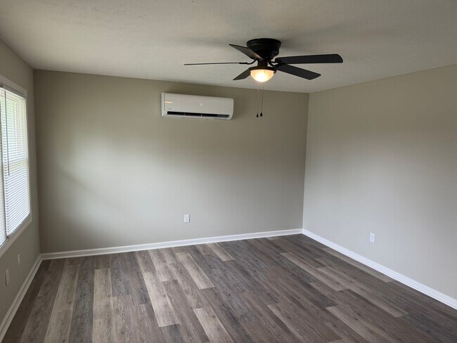 Building Photo - 4405 Diddle Dr