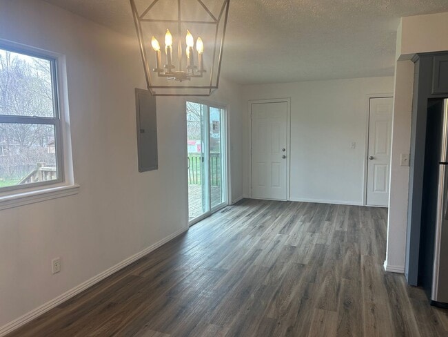 Building Photo - Newly Renovated 3 bedroom home