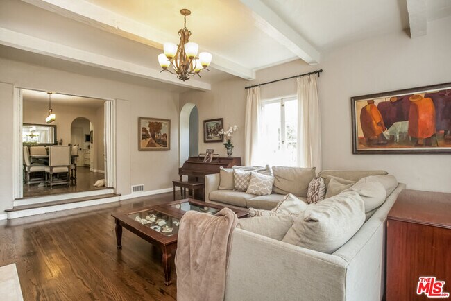 Foto del edificio - 1332 Comstock Ave