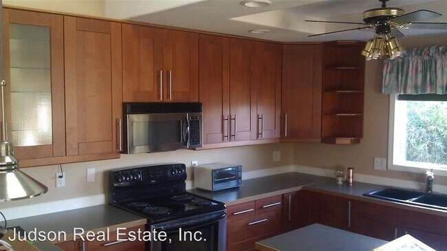 Building Photo - 3 br, 2.5 bath House - 2436 Carroll Lane