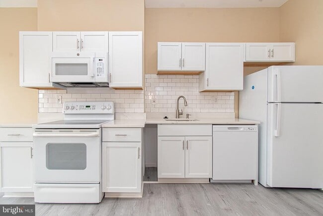 Building Photo - 2027 McCulloh St