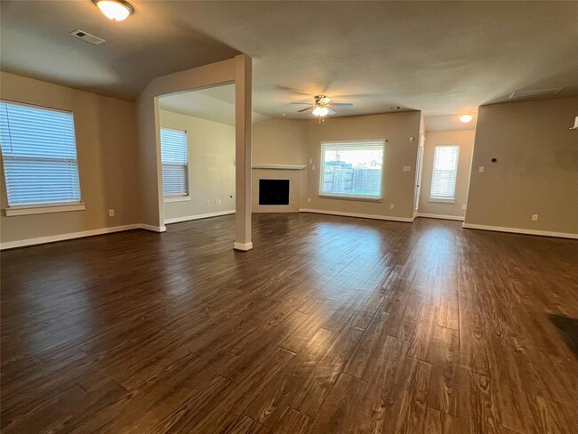 Foto del edificio - 12347 Breckenwood Mills Dr