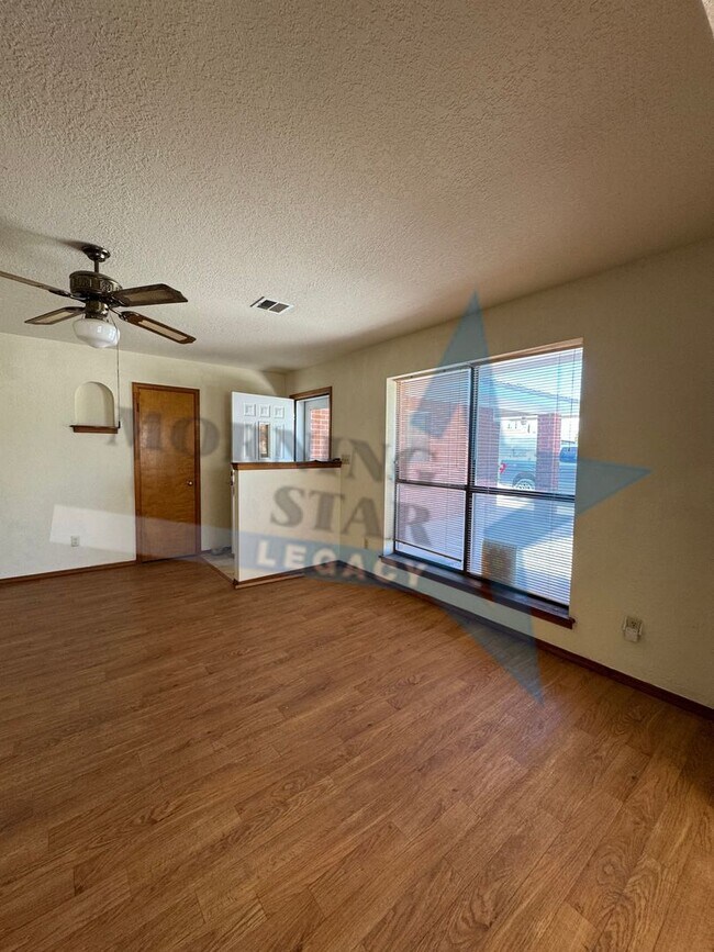 Foto del edificio - Large ranch style home in Telshor Area!