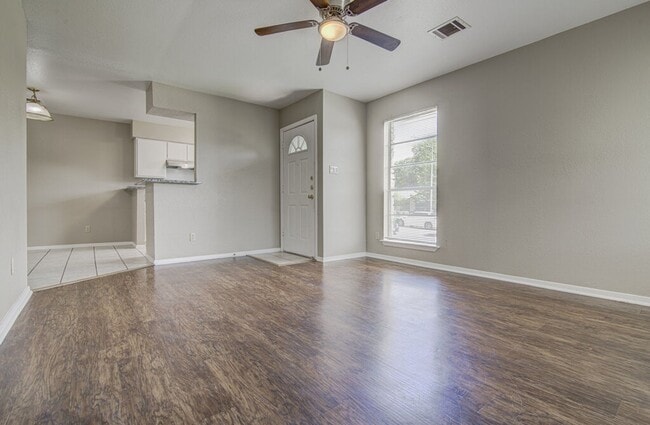 Building Photo - 819 Sirocco Dr
