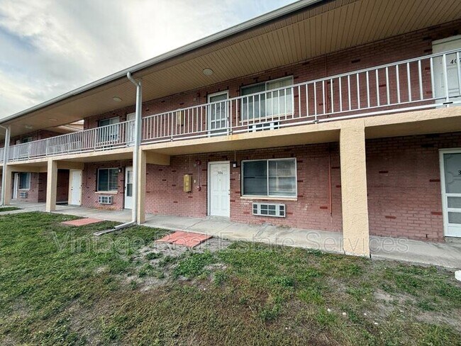 Building Photo - 3301 58th Ave S