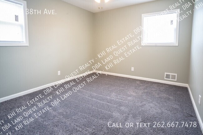 Building Photo - 4723 38th Ave