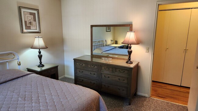 Foto del edificio - 271 Regency Park Dr