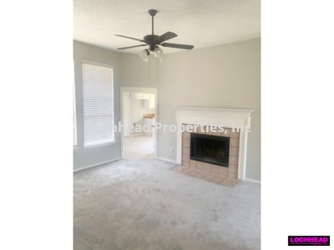 Building Photo - ******3 BEDROOM HOME LOCATED IN THE SPRING...