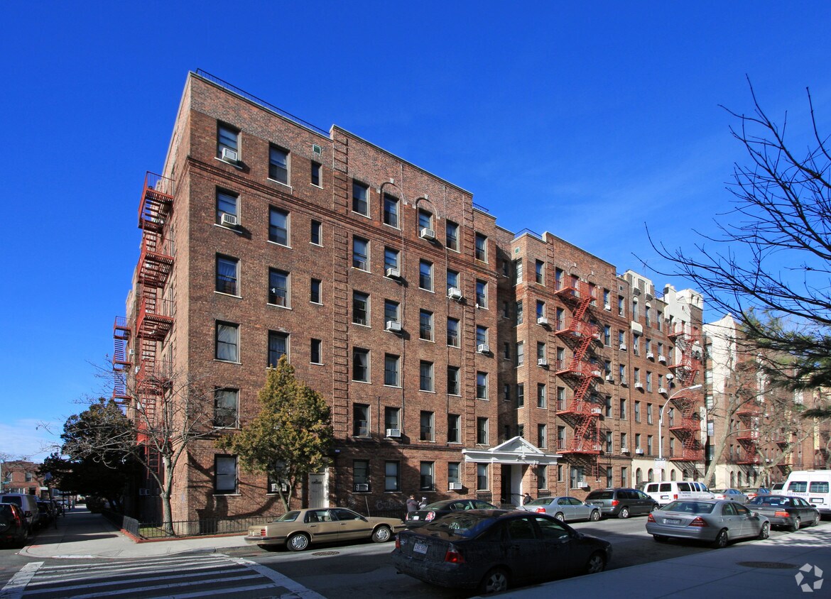 Building Photo - 3066 Brighton St