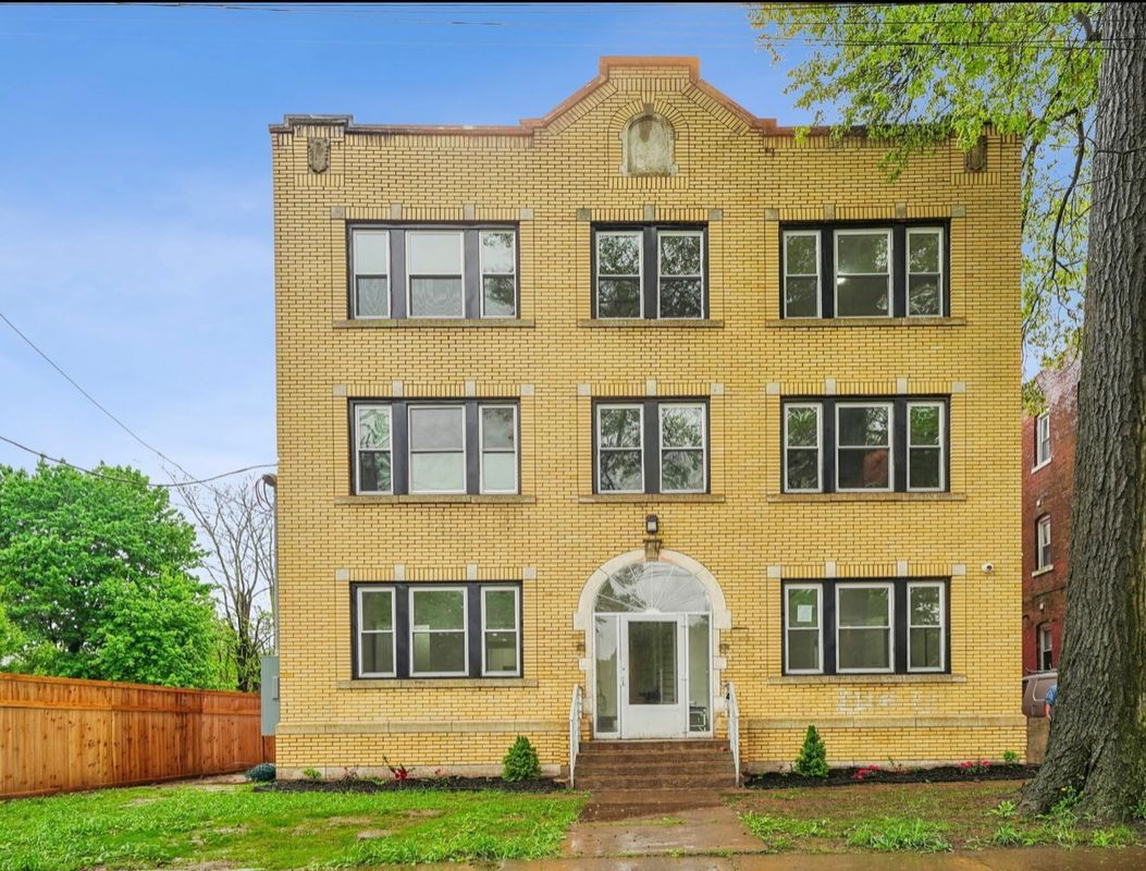 Primary Photo - 208-210-210 Magnolia St