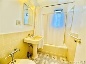 Building Photo - 1410 Wood Rd