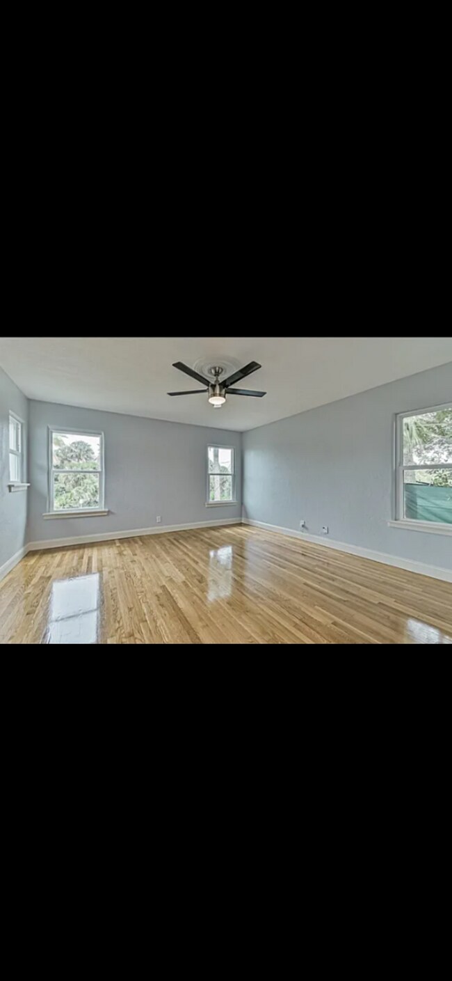 Foto del edificio - 511 Jessamine Blvd