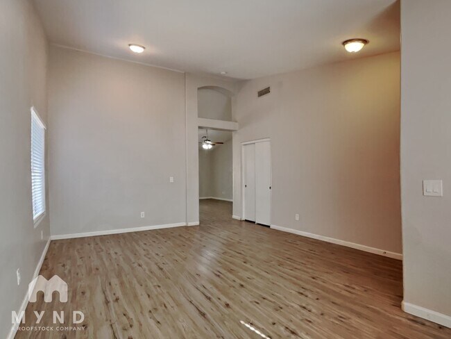 Foto del edificio - 7922 W Whyman Ave