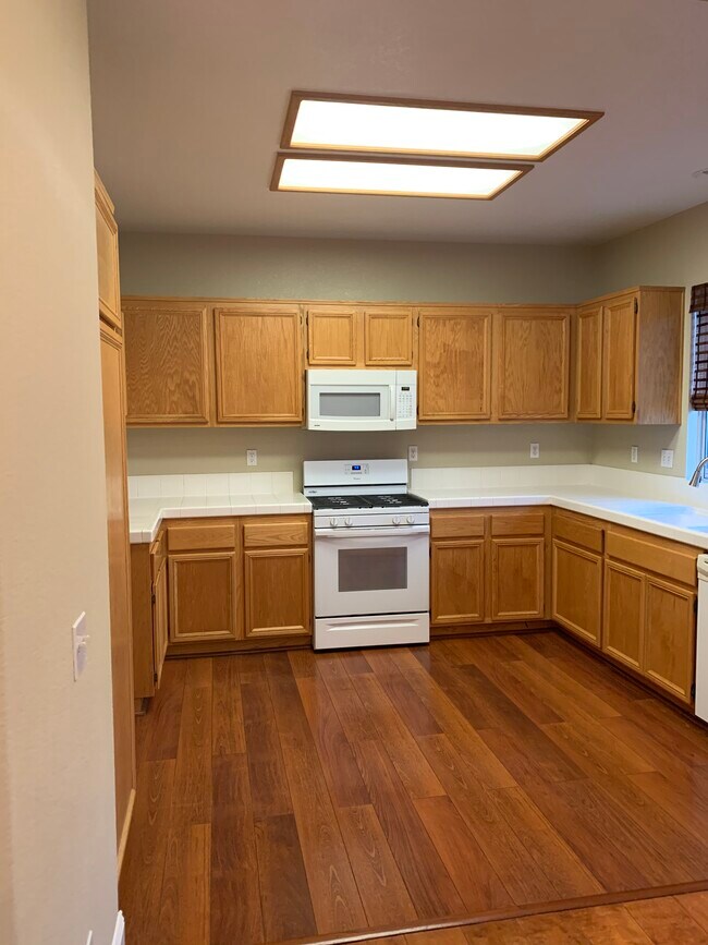 Building Photo - 1009 Miraflores Dr