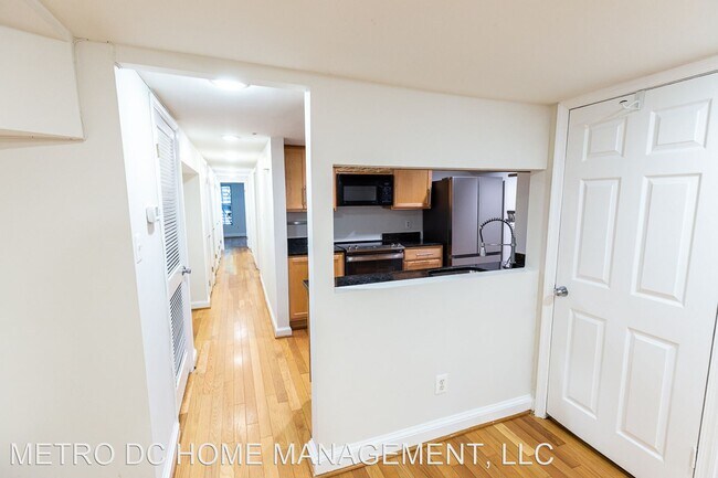 Foto del edificio - 2 br, 1 bath House - 1350 Kenyon St, NW Ba...