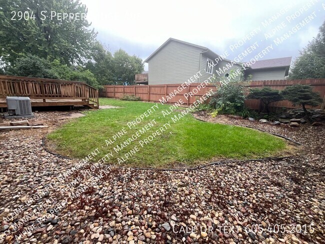 Foto del edificio - 2904 S Pepper Ridge Ave