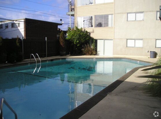 Piscina - Corona Apartments