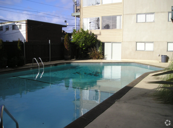 Pool - Corona Apartments