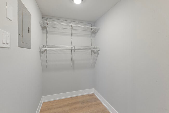 Building Photo - 1634 W Howard St