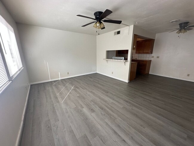 Building Photo - Water, Sewer, Garbage paid